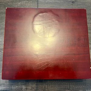 Okay condition cedar humidor with cherry veneer